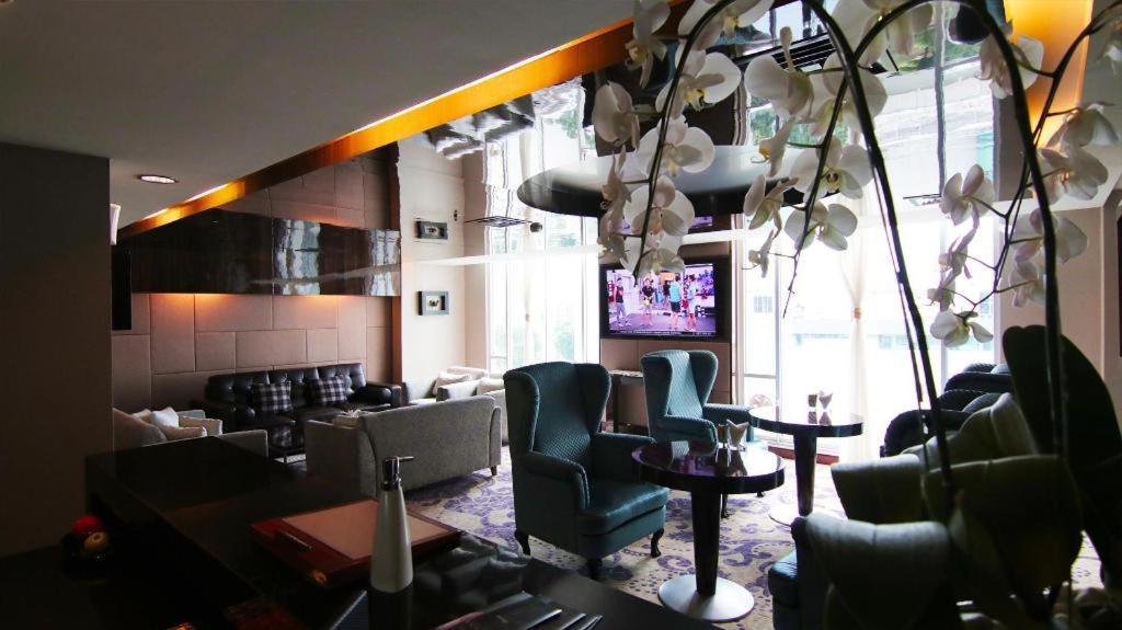 The Arista Hotel Palembang Exterior photo