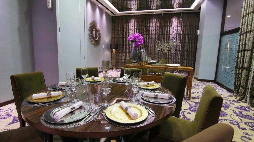 The Arista Hotel Palembang Exterior photo