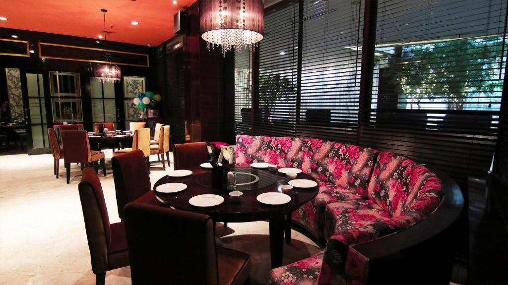 The Arista Hotel Palembang Exterior photo