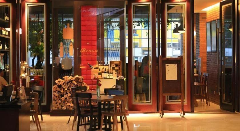 The Arista Hotel Palembang Exterior photo
