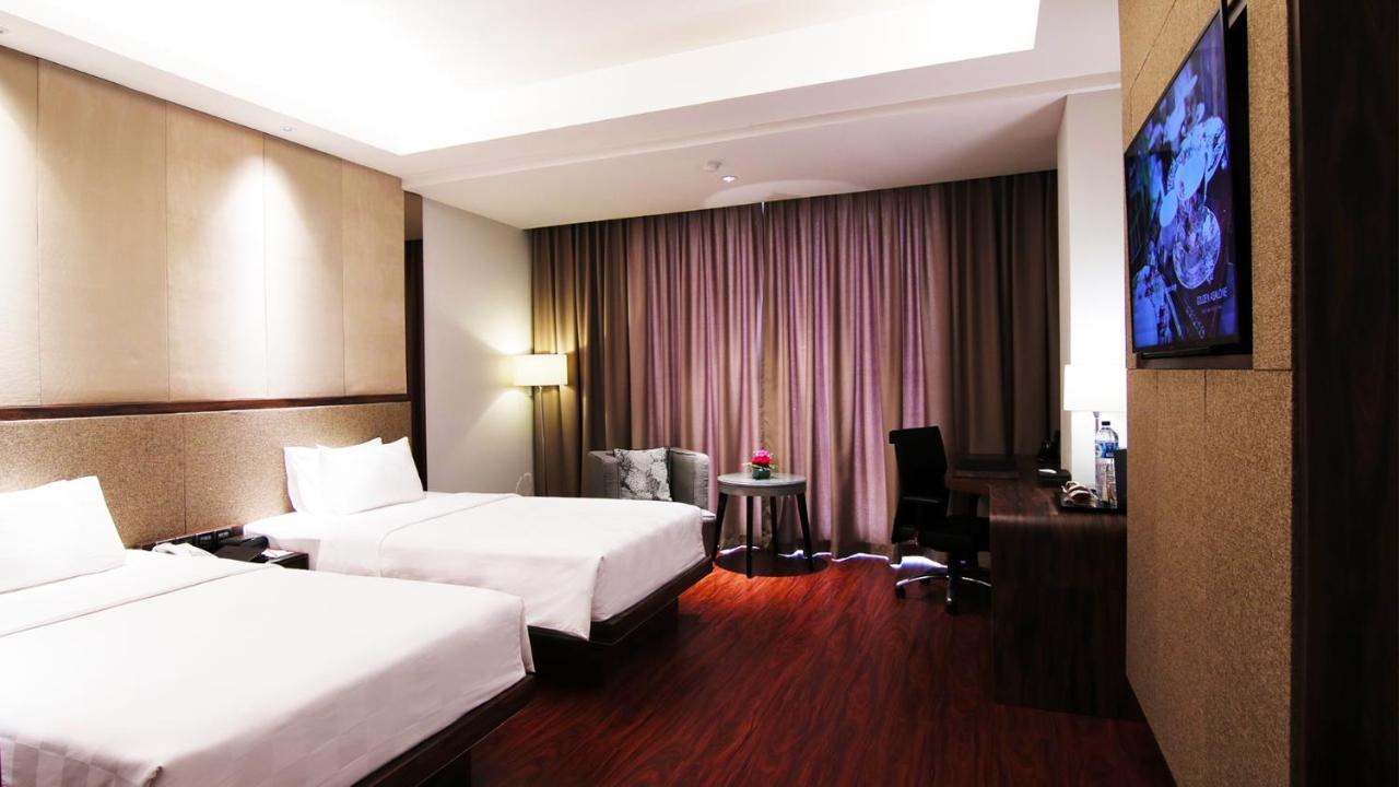 The Arista Hotel Palembang Exterior photo